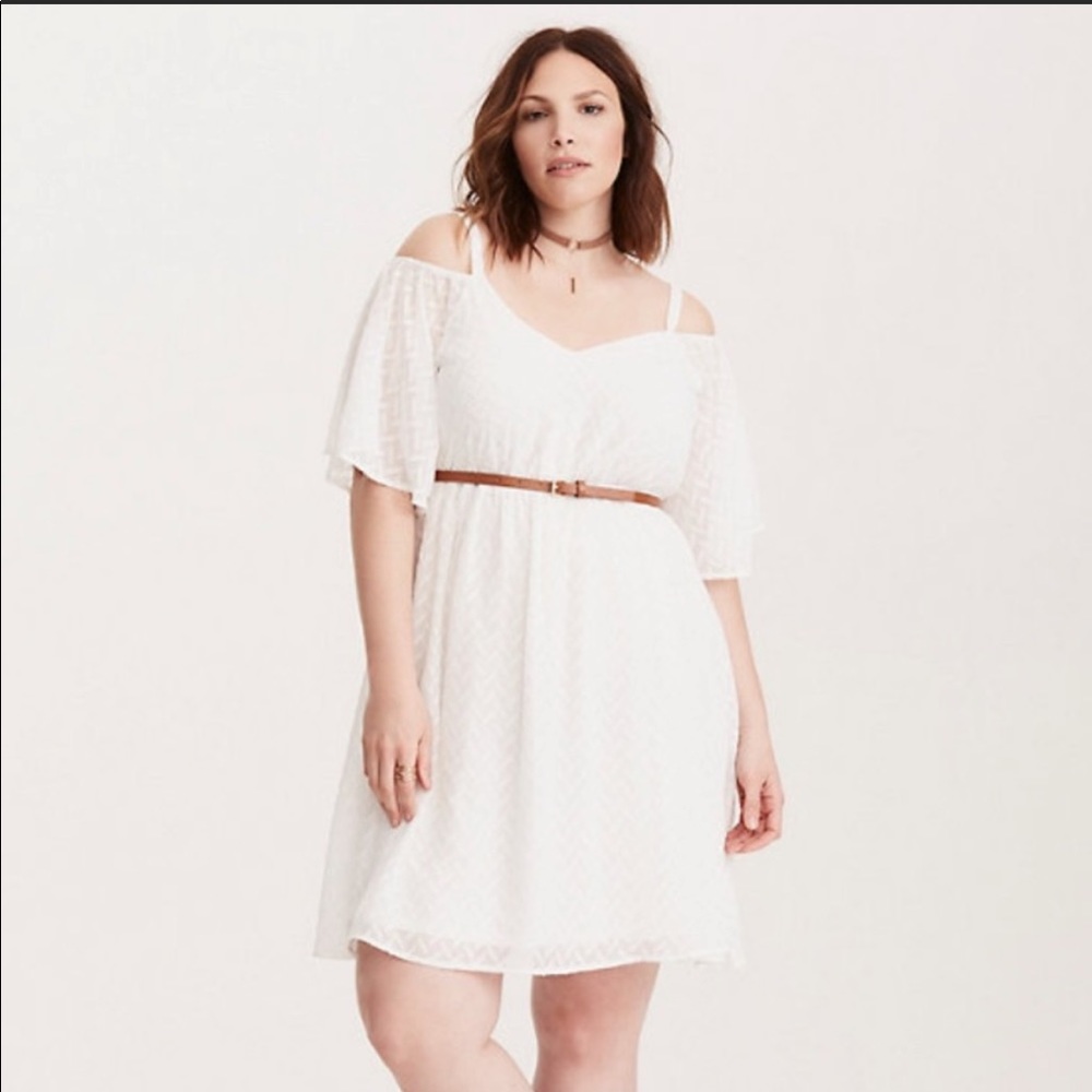Torris size 2 Off the shoulder White mid-length dress